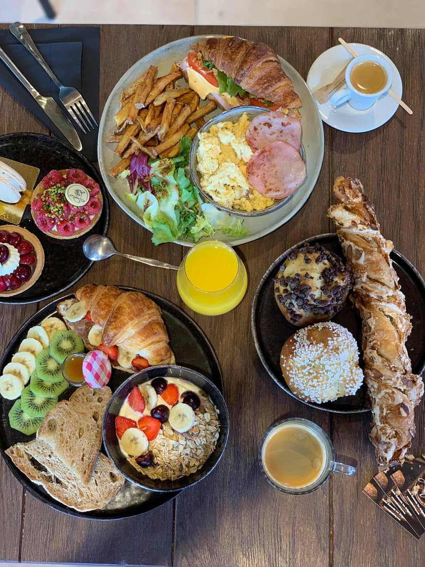 Snacks et brunch chez Maison Leny - sandwichs, tartines, pizzas et formules du matin